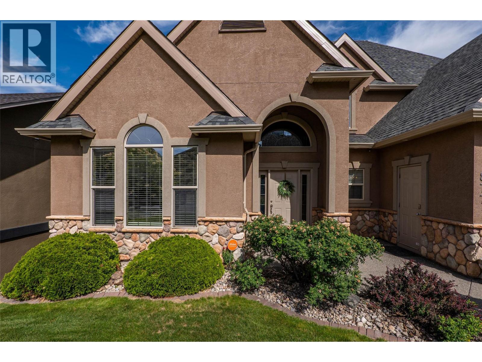 MLS® listing #28750357 for sale located at 877 QUAIL Drive