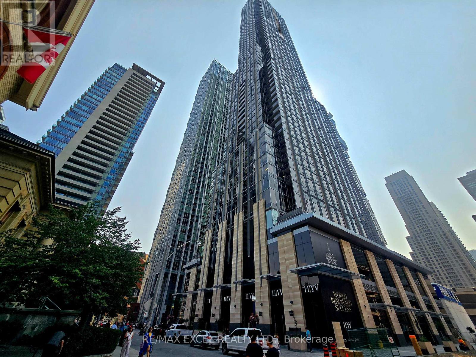MLS® listing #28753788 for sale located at 6003 - 11 YORKVILLE AVENUE