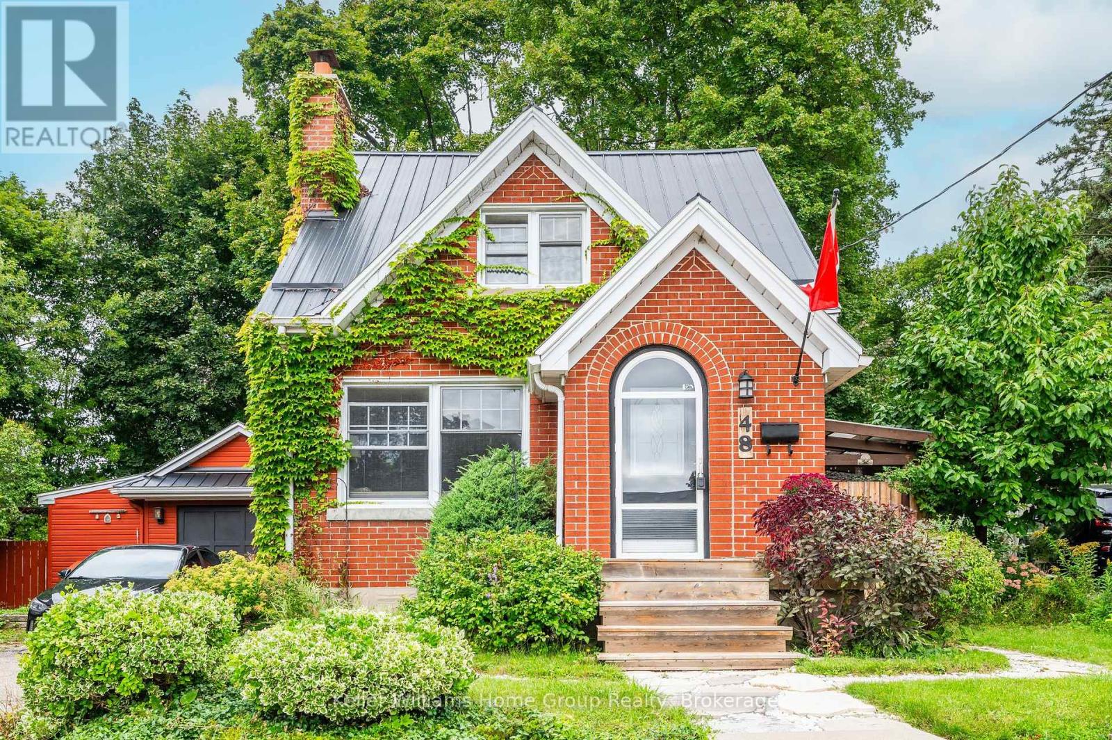 MLS® listing #28756390 for sale located at 48 DANE STREET