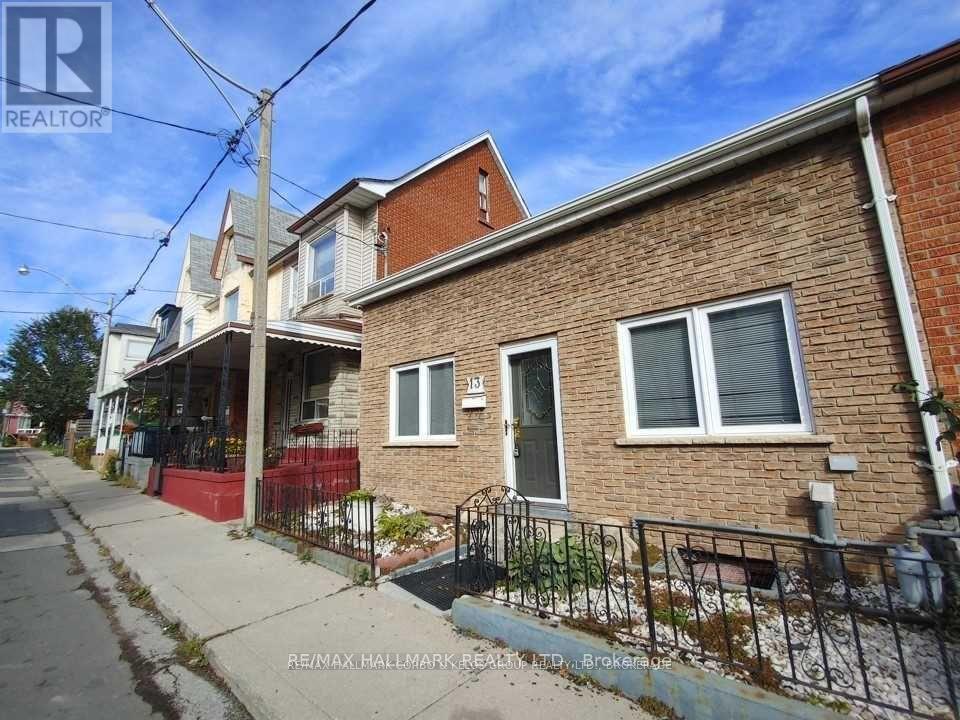 MLS® listing #28757487 for sale located at 13 NORTHERN PLACE