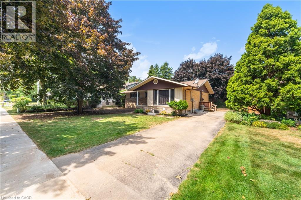 MLS® listing #28760826 for sale located at 214 FOREST HILL Drive Unit# Lower