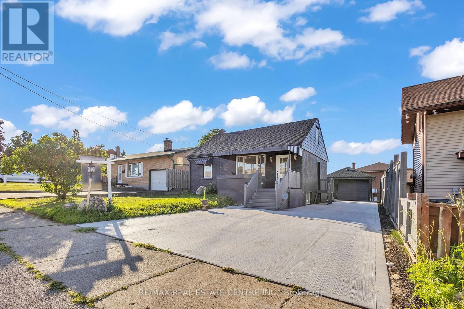 MLS® listing #28760990 for sale located at 84 AVALON PLACE