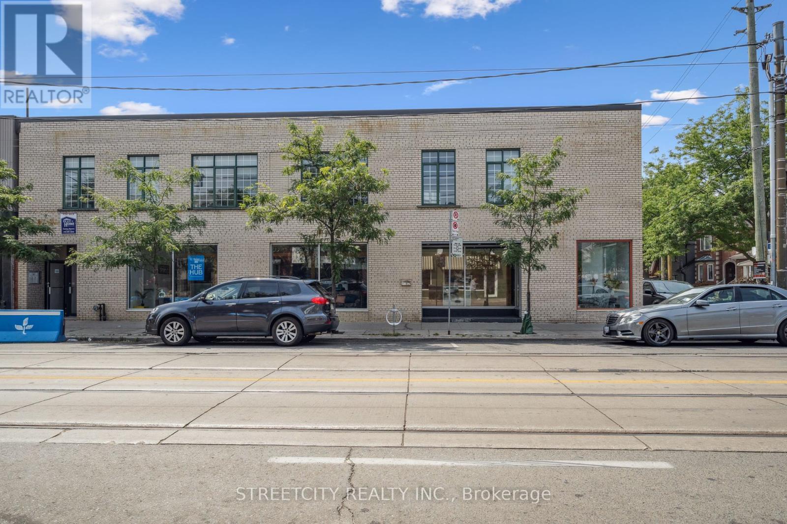 MLS® listing #28761417 for sale located at 837 DUNDAS STREET W