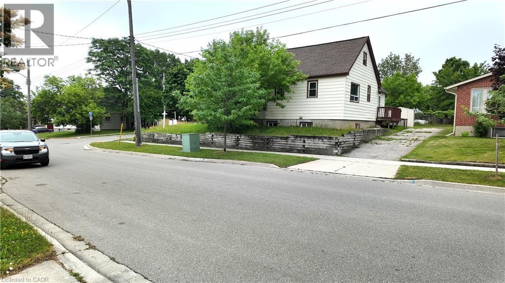 MLS® listing #28761878 for sale located at 439 ALICE Avenue