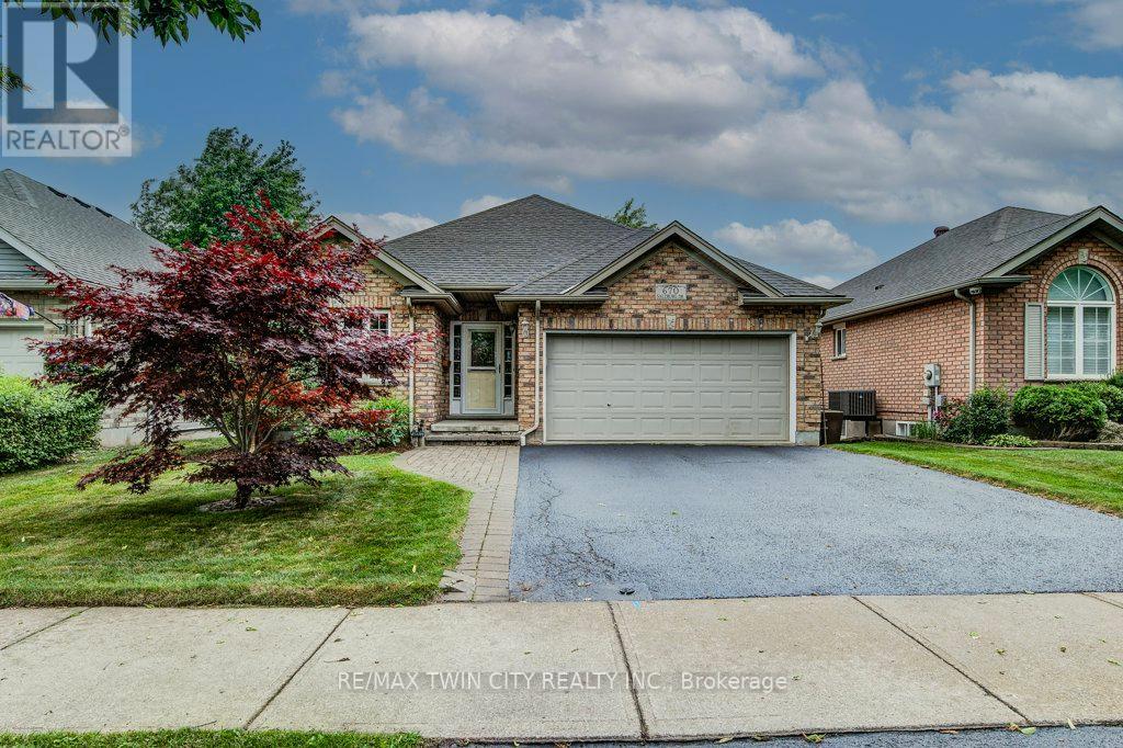 MLS® listing #28761988 for sale located at 670 SALZBURG DRIVE SW
