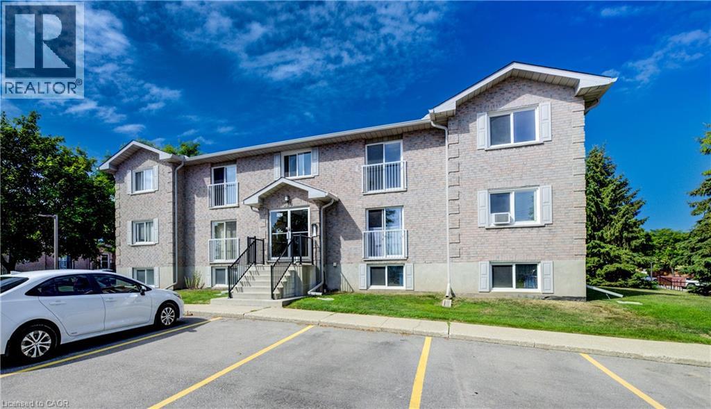MLS® listing #28764637 for sale located at 329 NORTHLAKE Drive Unit# 7
