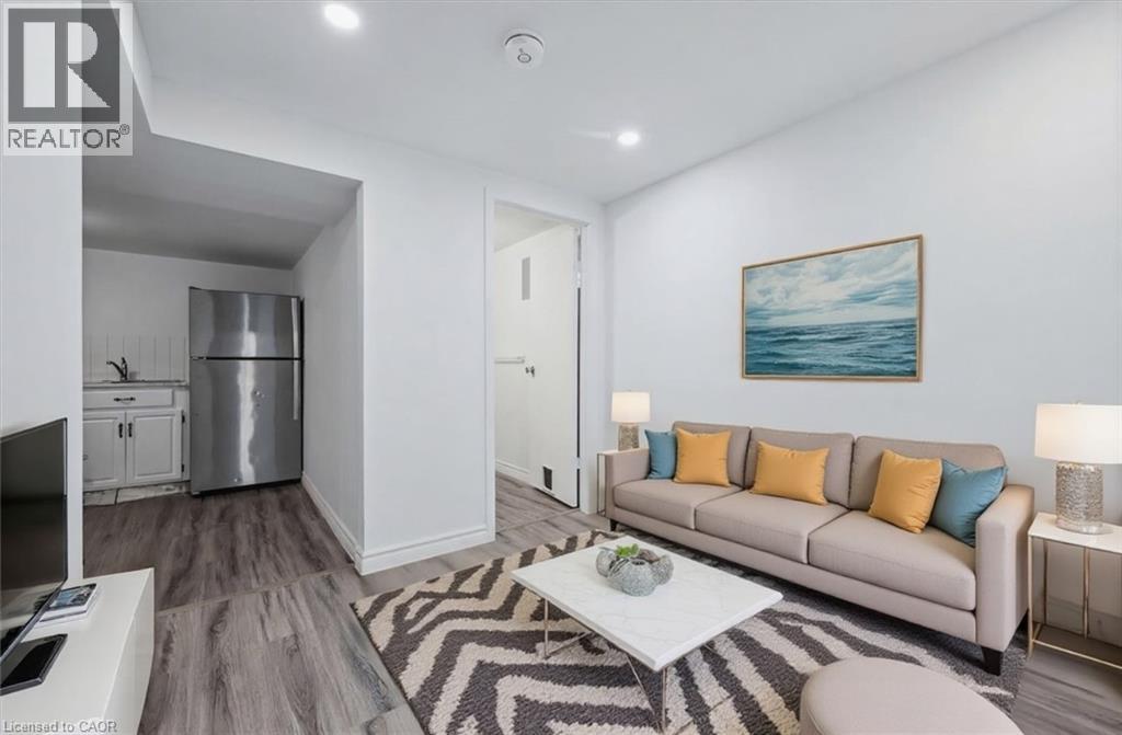 MLS® listing #28769697 for sale located at 21 FOREST GLEN Court Unit# LOWER