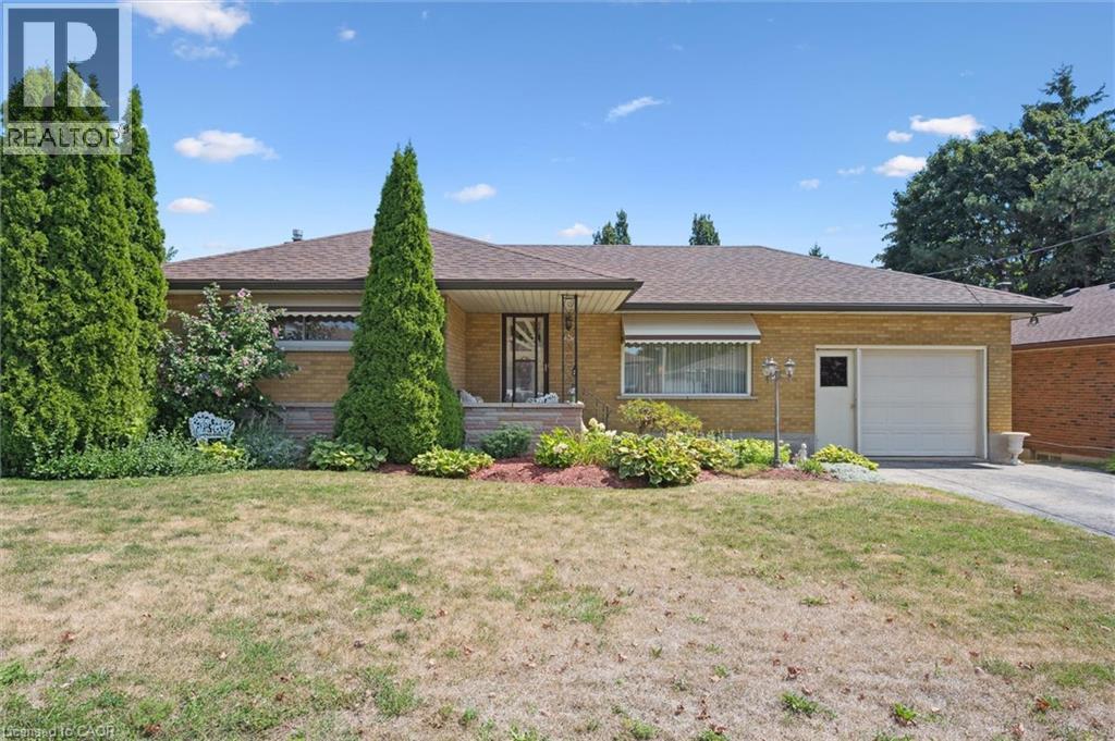 MLS® listing #28771843 for sale located at 61 TRAYNOR Avenue