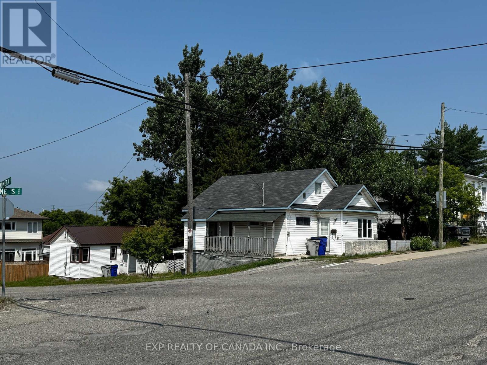 MLS® listing #28772125 for sale located at 485 PINE STREET S