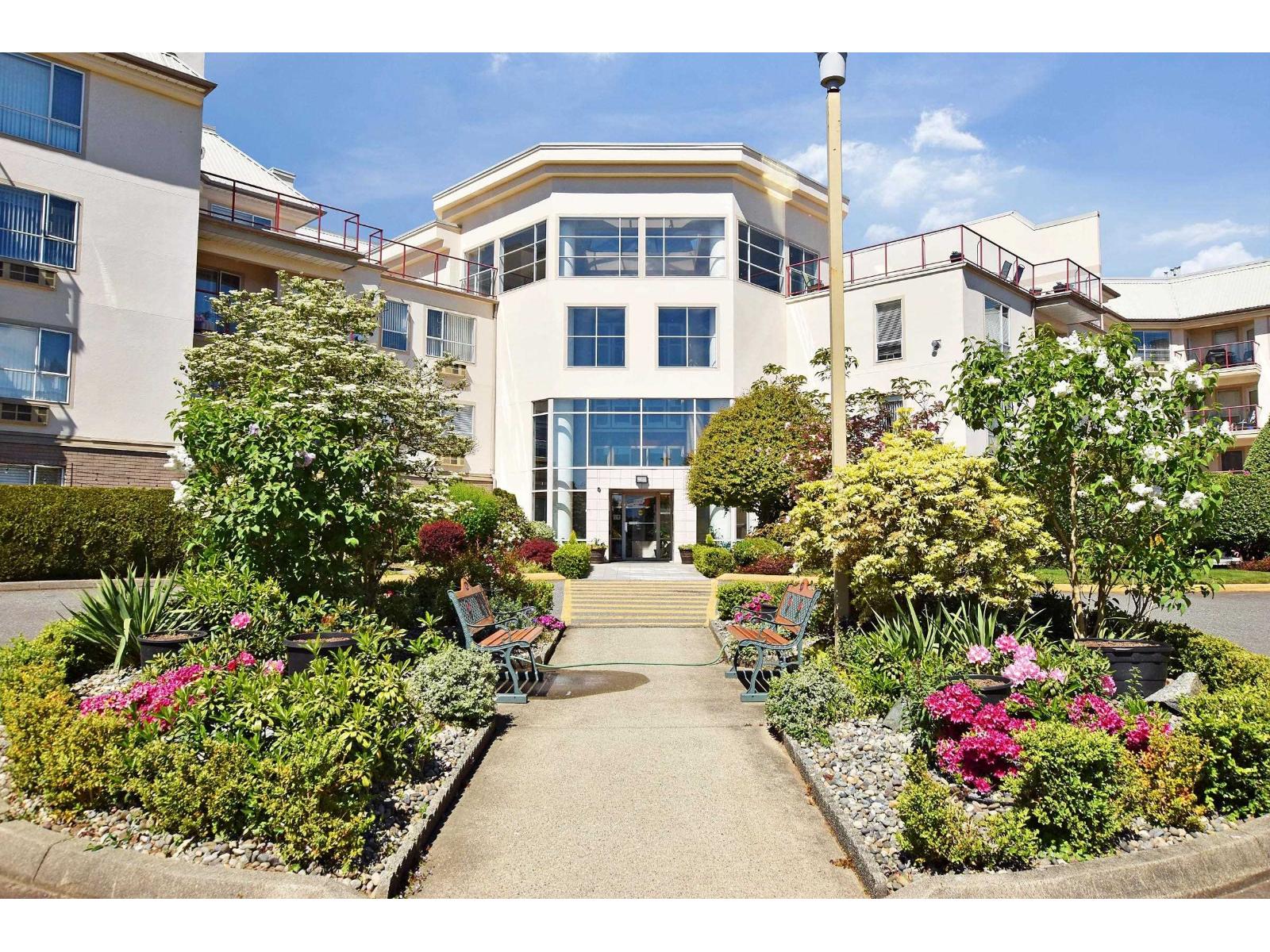 MLS® listing #28772360 for sale located at 208 2626 COUNTESS STREET