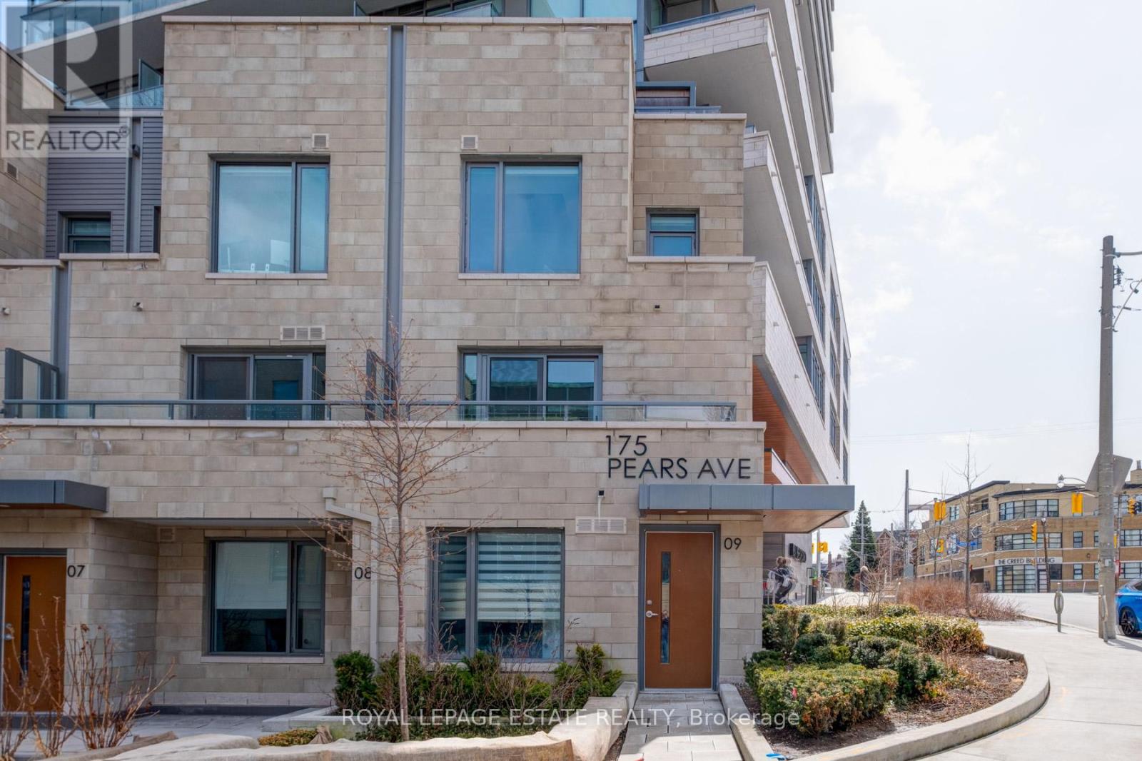 MLS® listing #28775413 for sale located at TH9 - 175 PEARS AVENUE