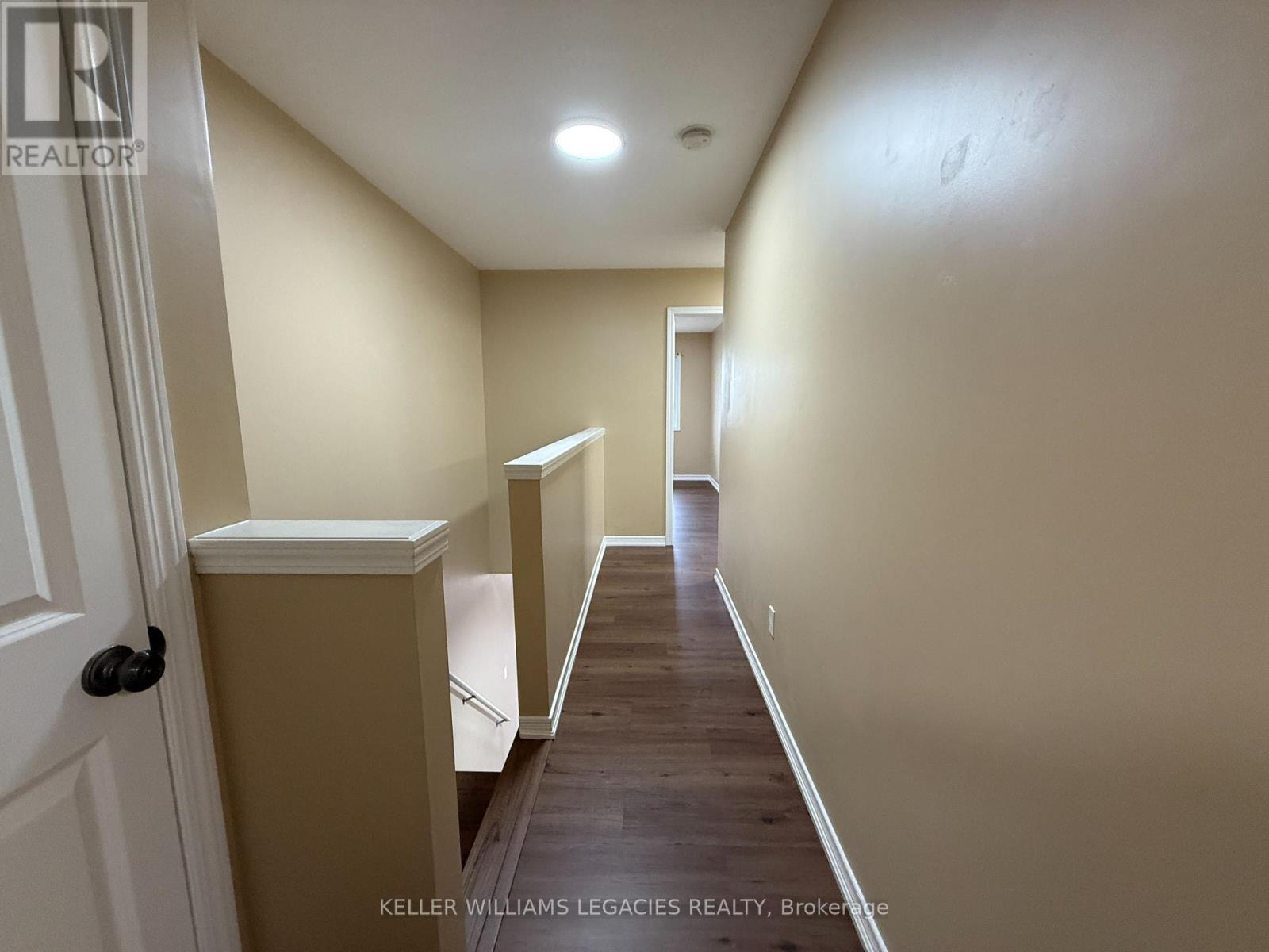 MLS® listing #28775443 for sale located at 933 ZELLER CRESCENT