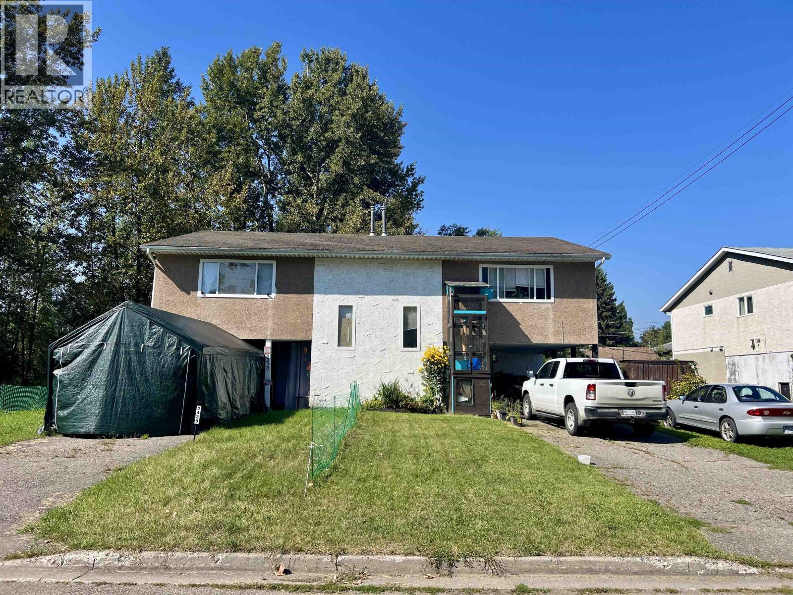MLS® listing #28775718 for sale located at 2425 OAK STREET