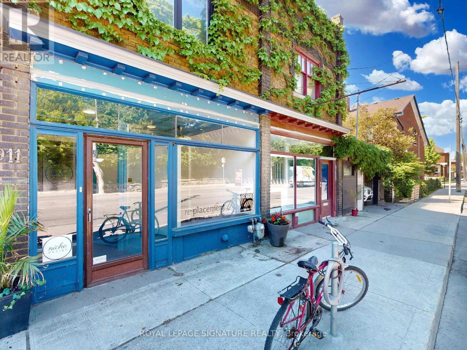 MLS® listing #28780730 for sale located at 911 DAVENPORT ROAD