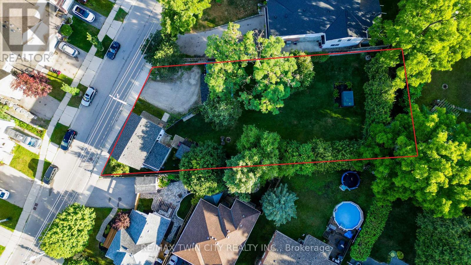 MLS® listing #28782971 for sale located at 64 WOOLWICH STREET