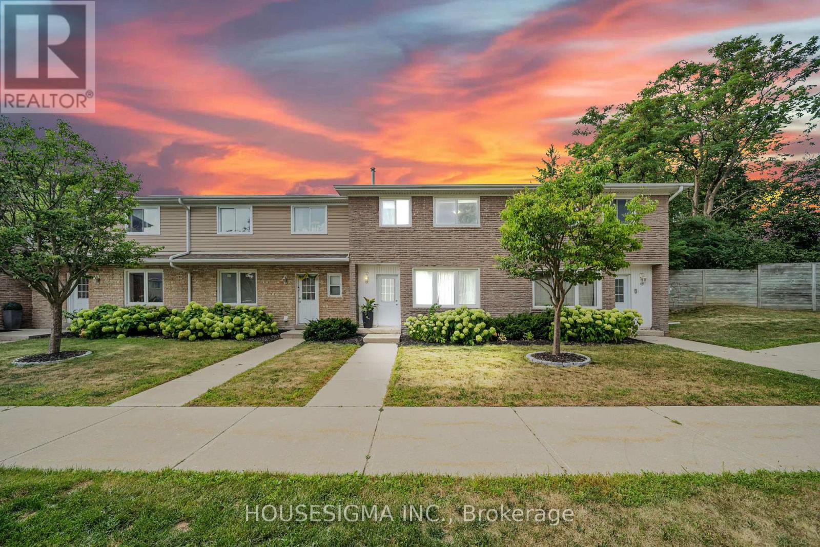 MLS® listing #28785789 for sale located at 16 - 50 WESTMOUNT ROAD W
