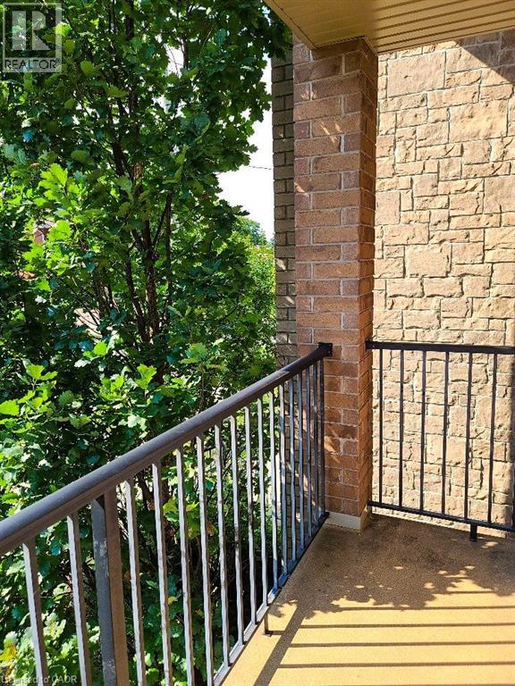MLS® listing #28792981 for sale located at 91 DIXON Street Unit# 4
