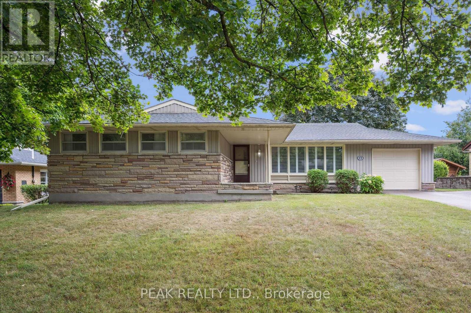 MLS® listing #28797385 for sale located at 111 BLUERIDGE AVENUE
