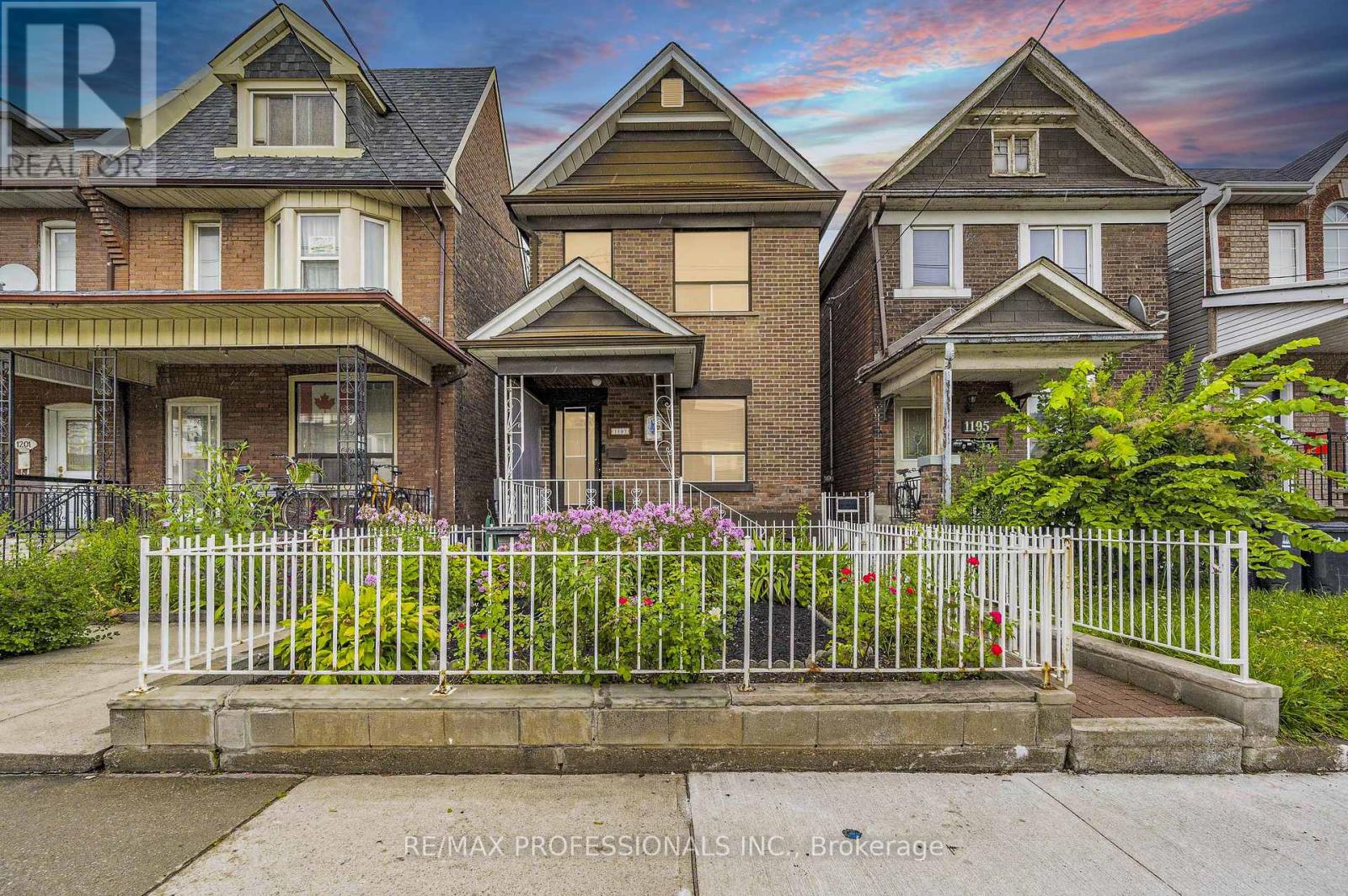 MLS® listing #28798532 for sale located at 1197 DUFFERIN STREET