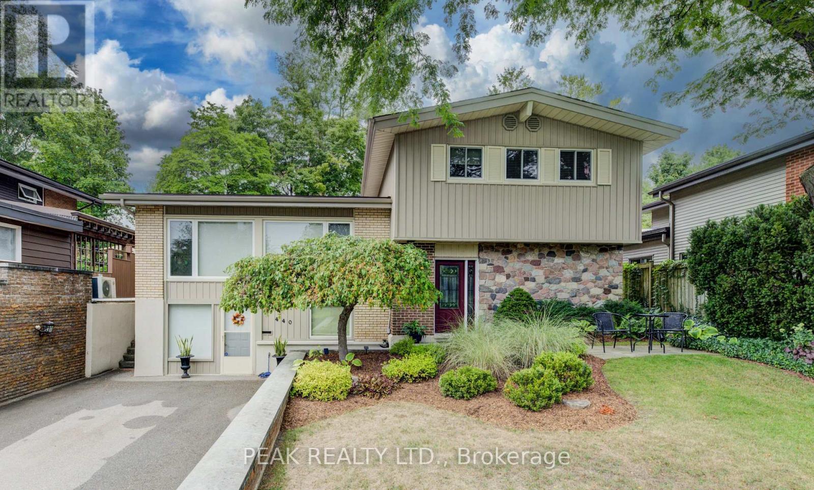MLS® listing #28799220 for sale located at 440 MANCHESTER ROAD