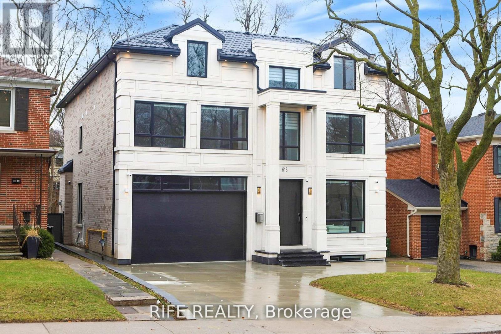 MLS® listing #28801546 for sale located at 615 BRIAR HILL AVENUE