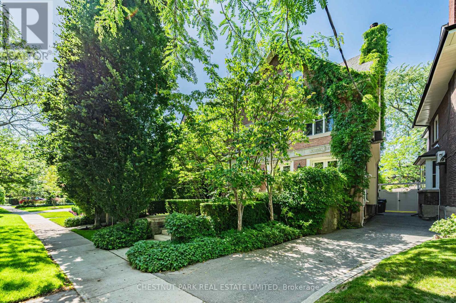MLS® listing #28805542 for sale located at 68 ROWANWOOD AVENUE
