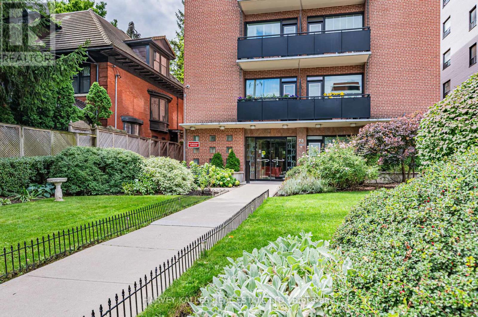 MLS® listing #28808200 for sale located at 706 - 78 WARREN ROAD