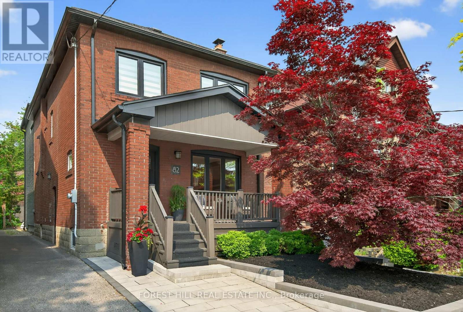 MLS® listing #28808215 for sale located at 82 PINEWOOD AVENUE