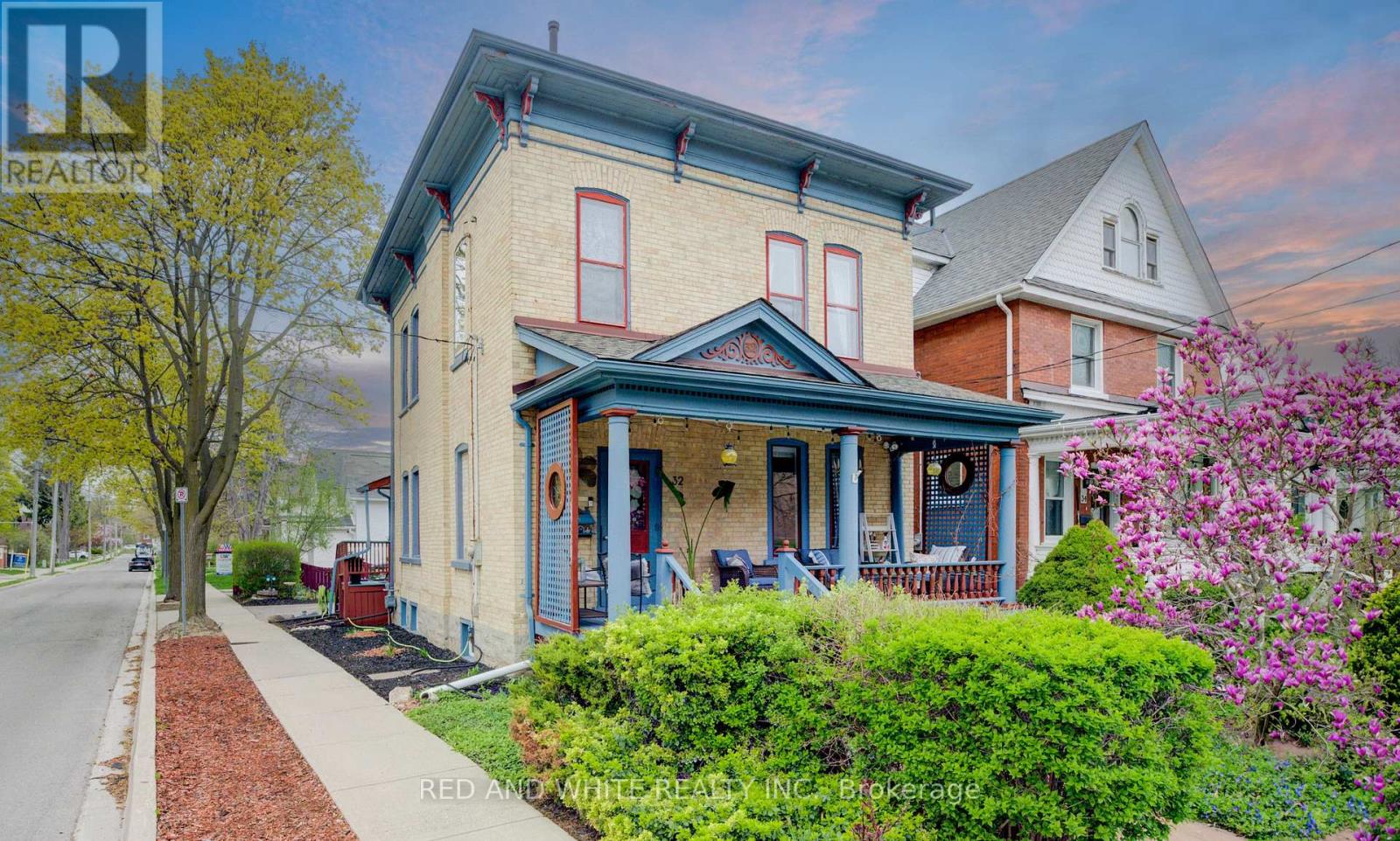MLS® listing #28810534 for sale located at 32 ELLEN STREET E