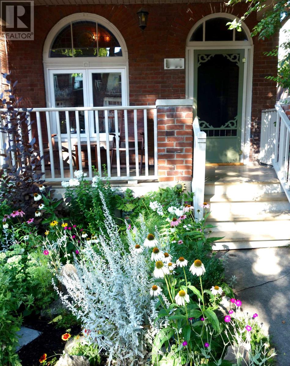 MLS® listing #28810724 for sale located at 548 ROXTON ROAD