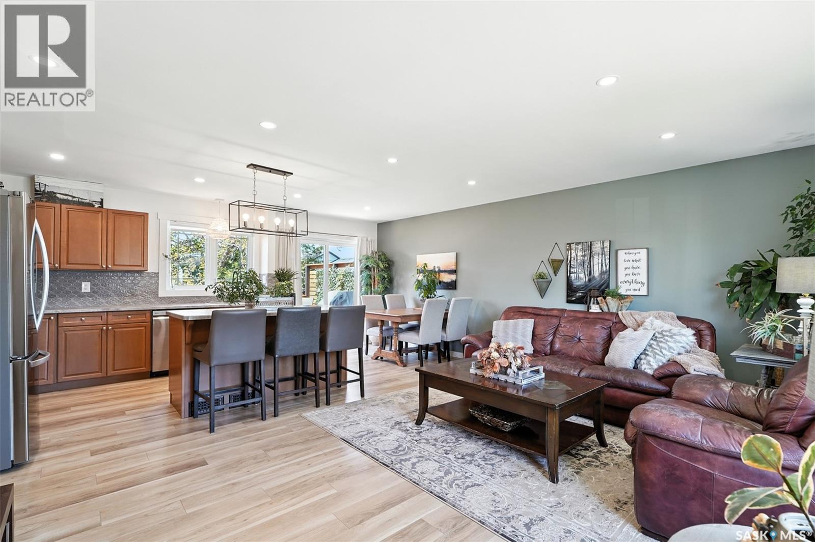 MLS® listing #28811481 for sale located at 229 2nd STREET E