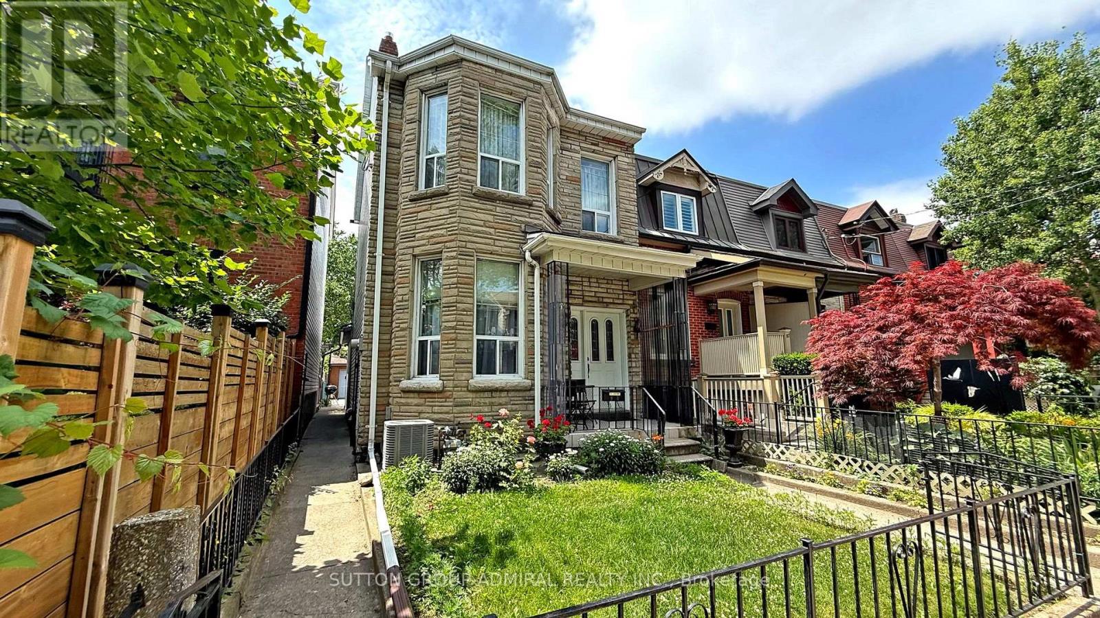 MLS® listing #28812305 for sale located at 90 WESTMORELAND AVENUE