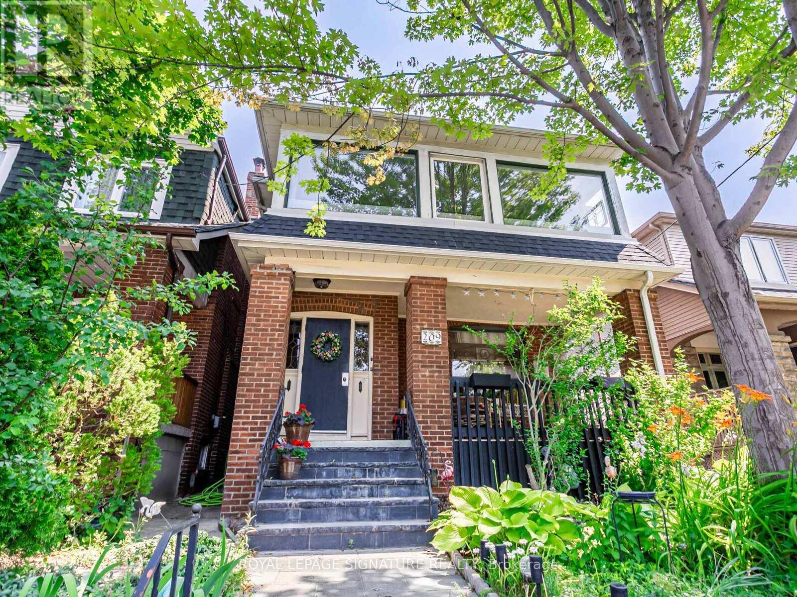 MLS® listing #28814952 for sale located at 209 ARLINGTON AVENUE