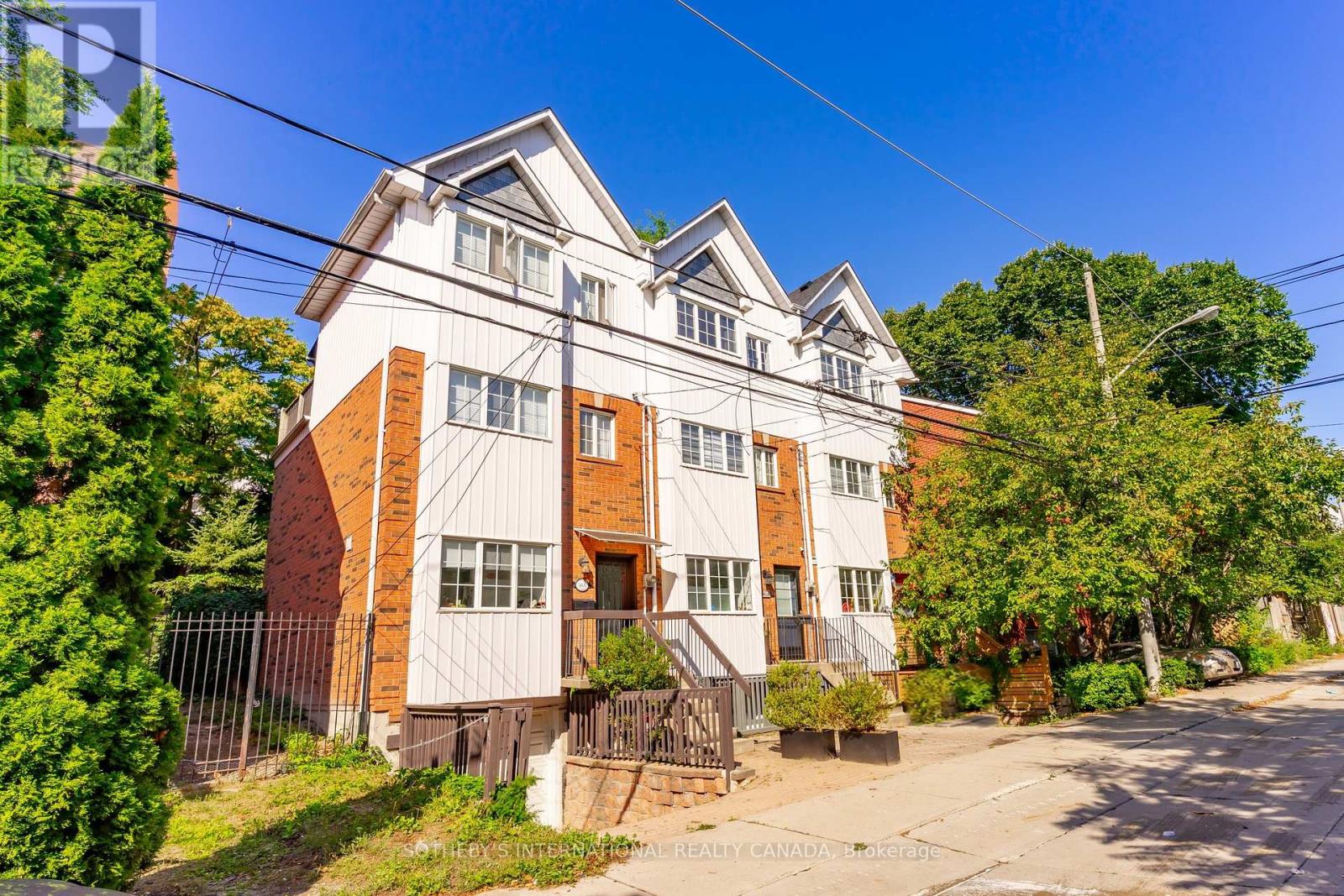 MLS® listing #28818239 for sale located at 58A POULETT STREET