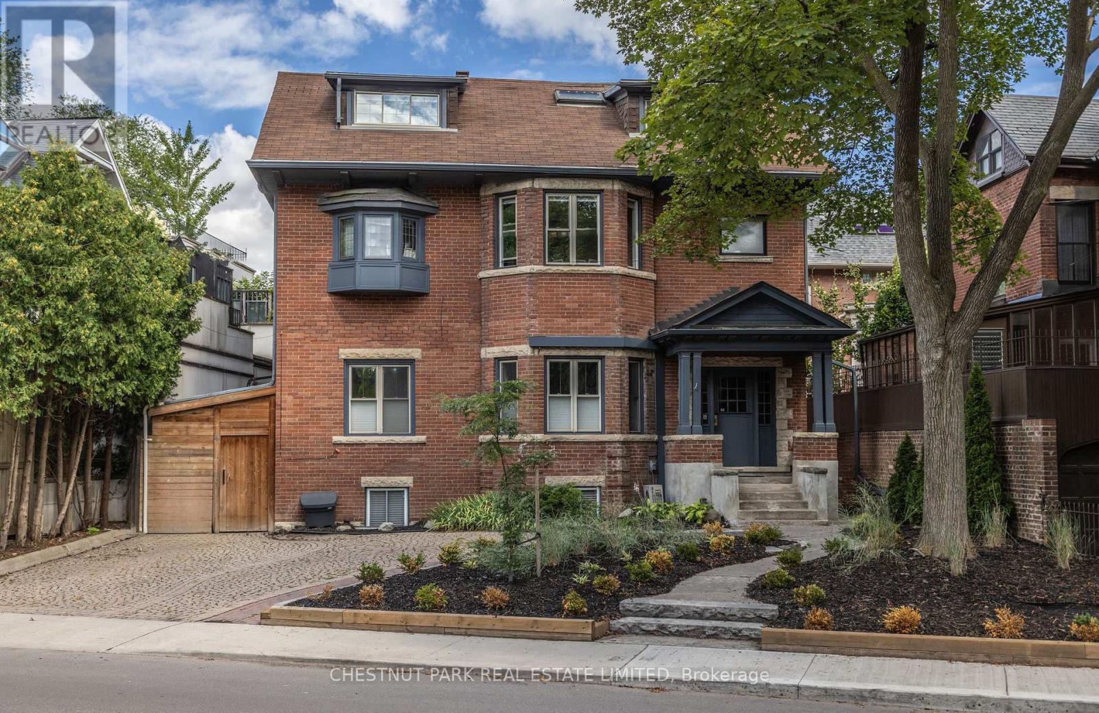 MLS® listing #28820502 for sale located at 4 MAPLE AVENUE