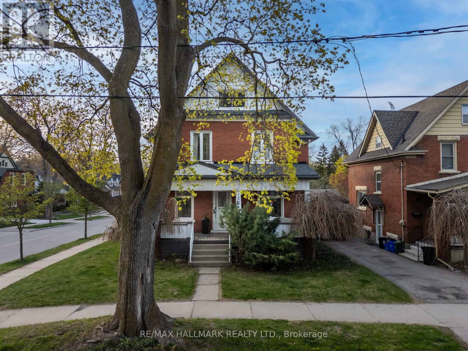MLS® listing #28821900 for sale located at 120 CAMERON STREET N