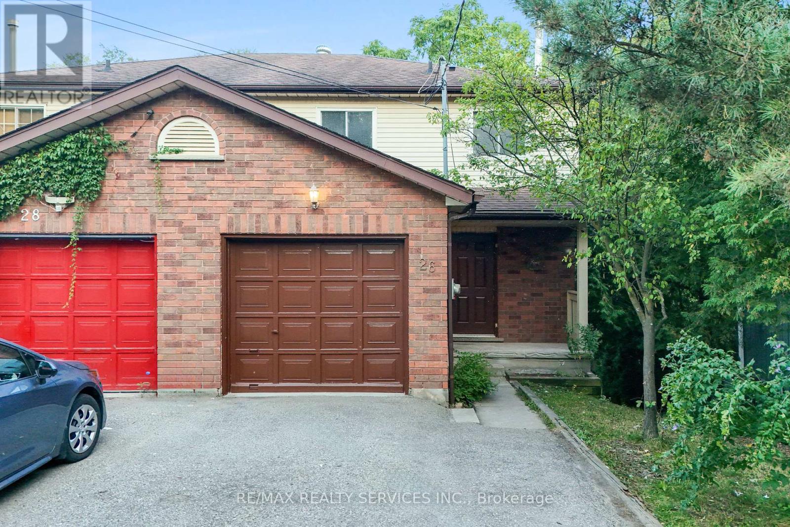 MLS® listing #28827504 for sale located at 26 WOOLWICH STREET