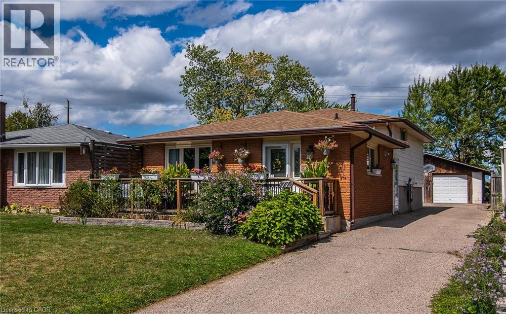 MLS® listing #28829921 for sale located at 77 ROBERTS Crescent