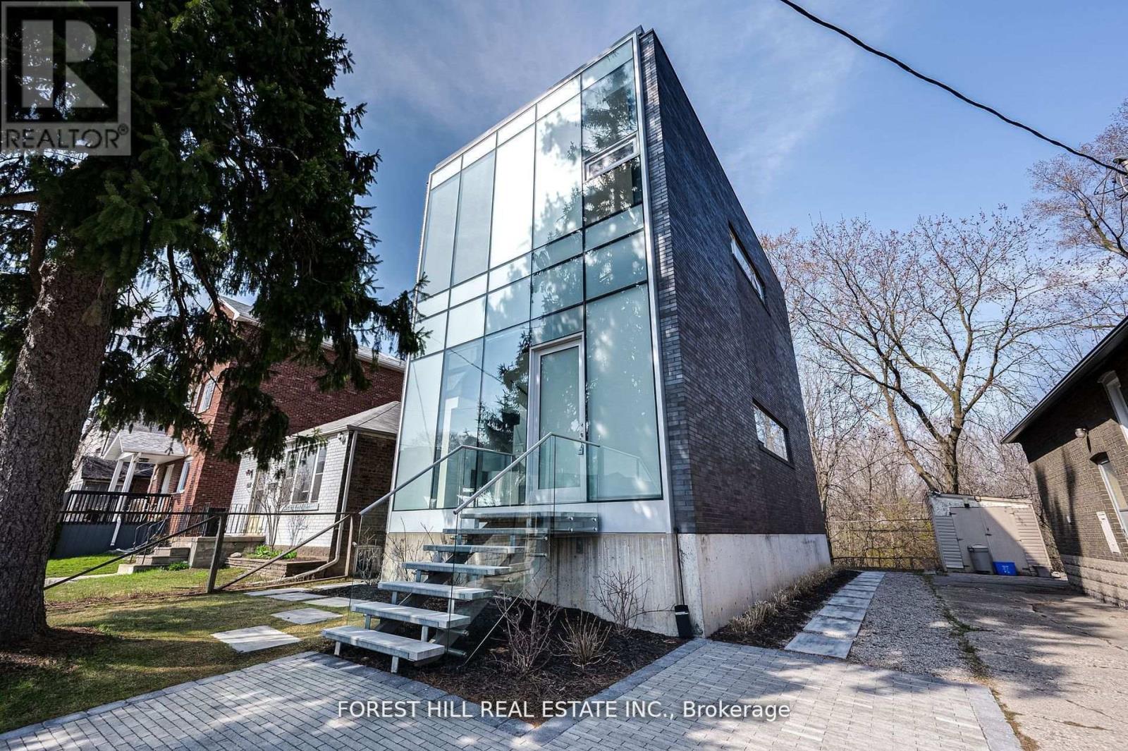 MLS® listing #28830054 for sale located at 561 ARLINGTON AVENUE