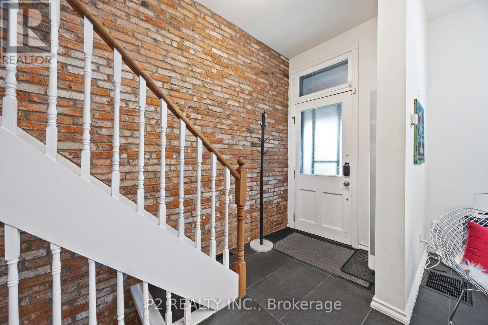 MLS® listing #28833369 for sale located at 84 LONDON STREET