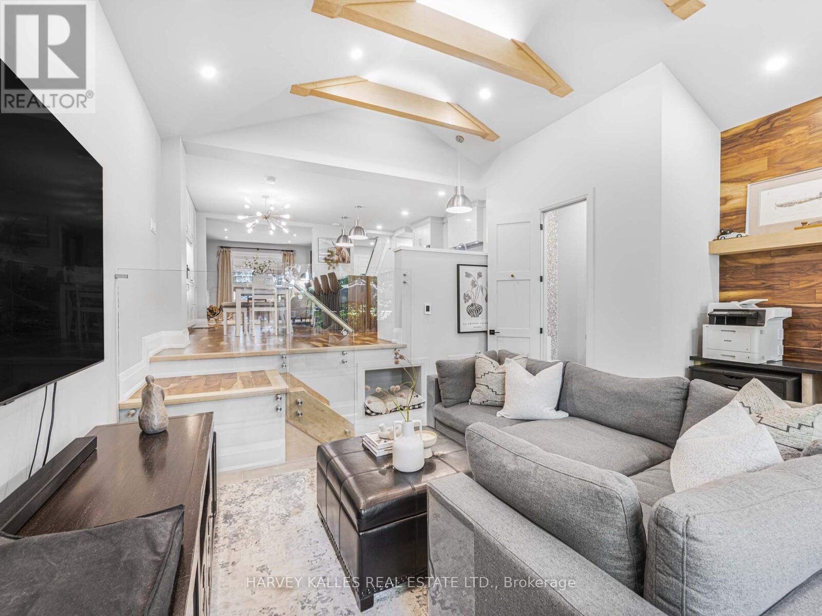 MLS® listing #28834516 for sale located at 116 PINEWOOD AVENUE