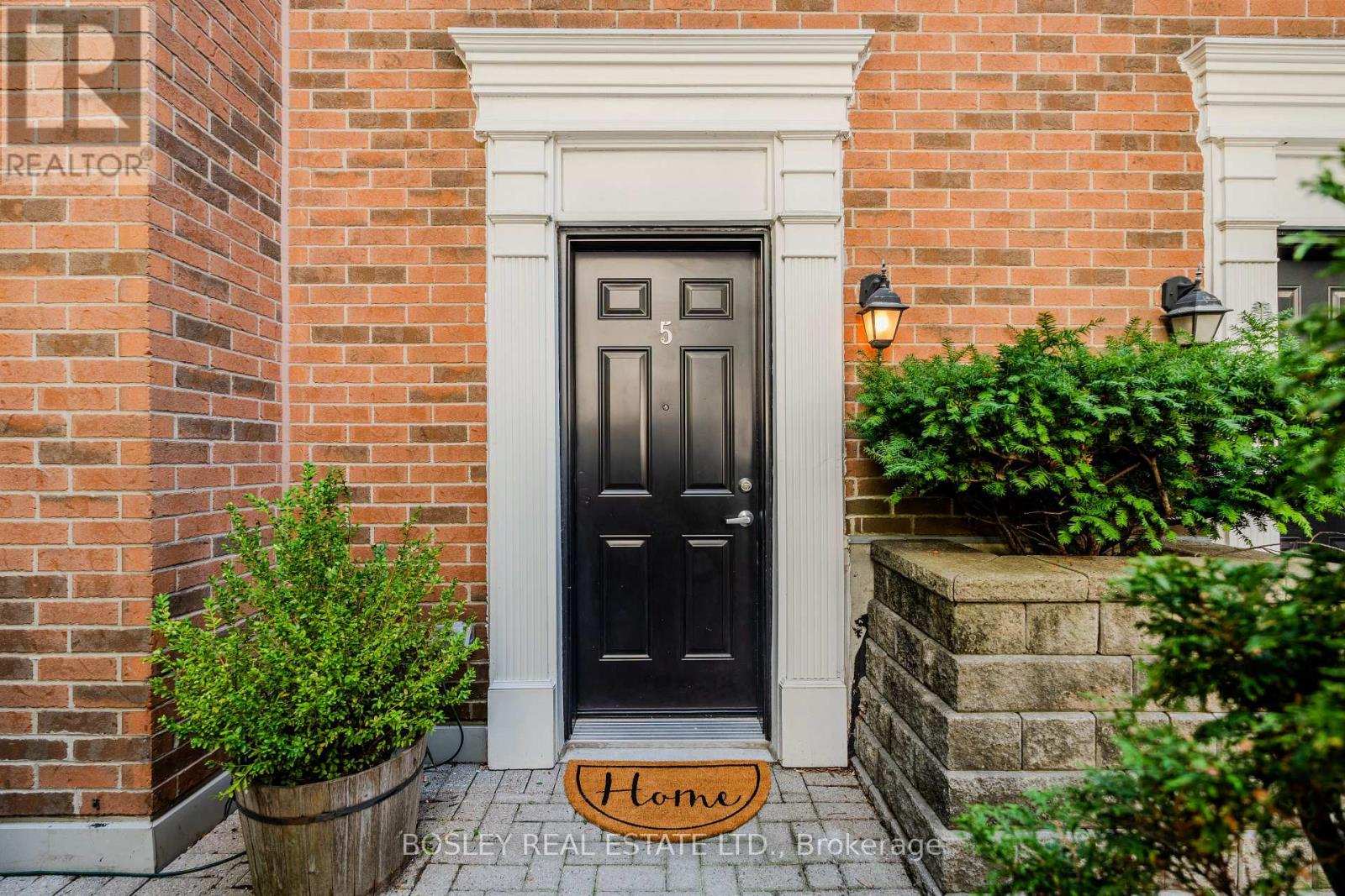 MLS® listing #28834522 for sale located at 5 - 83 LILLIAN STREET