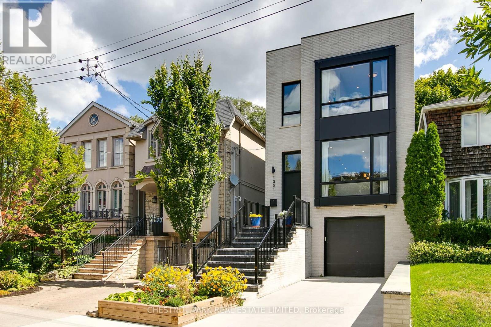 MLS® listing #28836335 for sale located at 1031 SPADINA ROAD