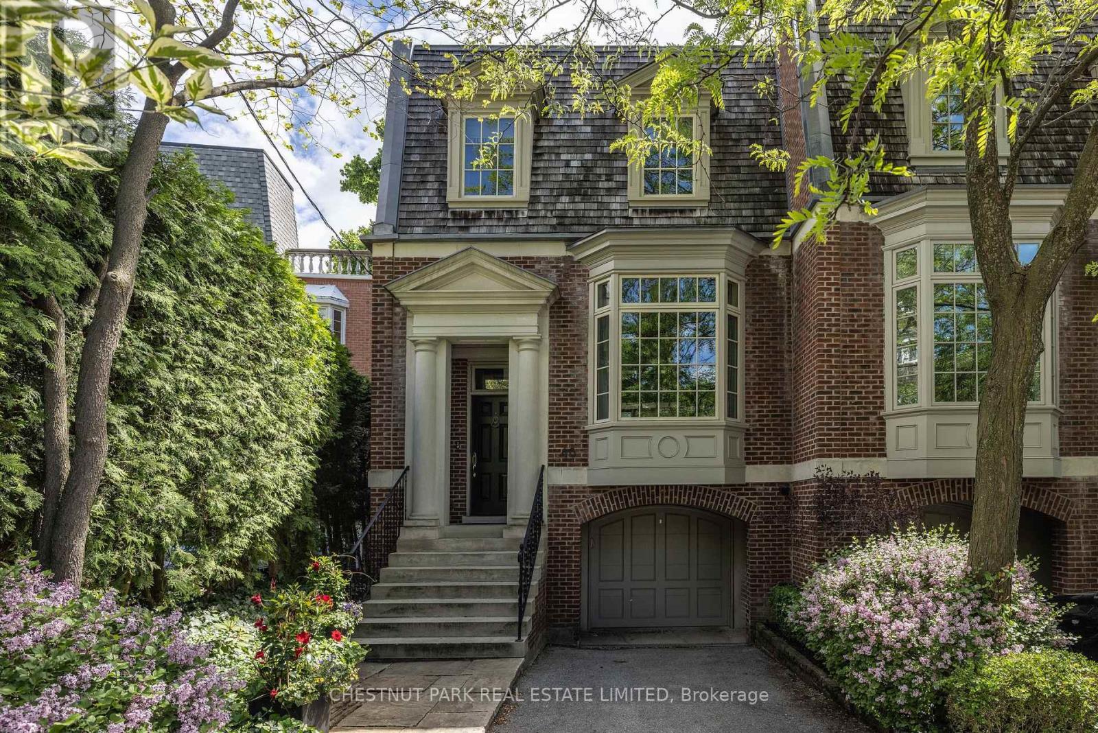 MLS® listing #28837194 for sale located at 40 SUMMERHILL GARDENS