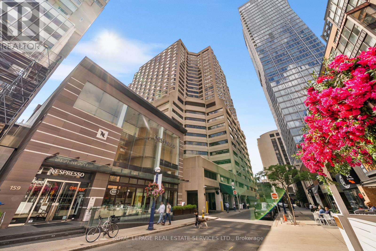 MLS® listing #28838570 for sale located at 2008 - 175 CUMBERLAND STREET