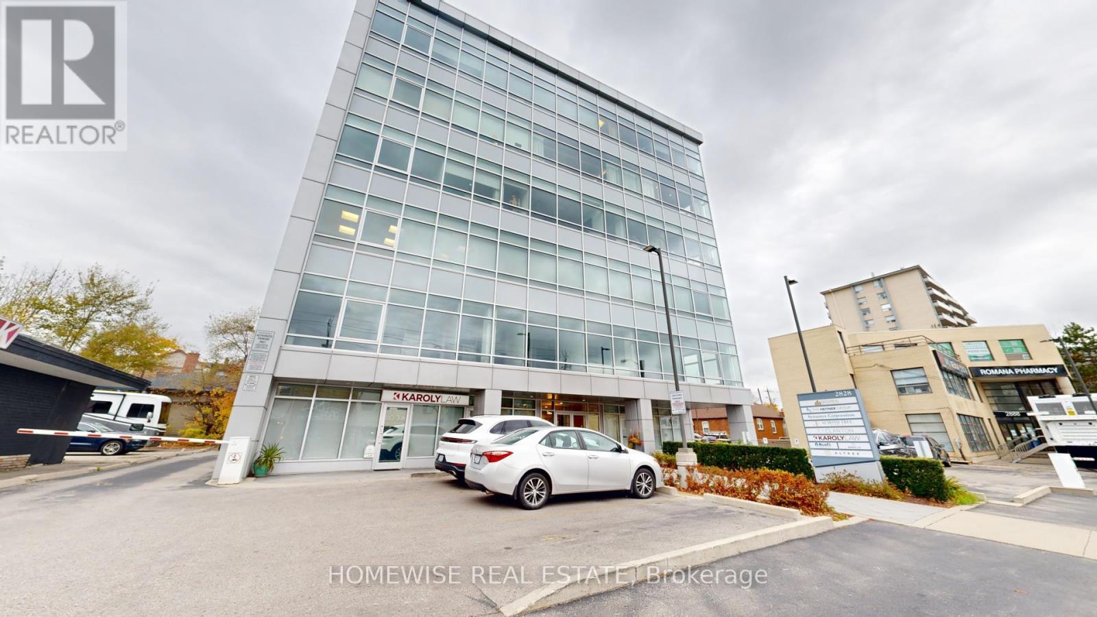 MLS® listing #28840602 for sale located at 200 - 2828 BATHURST STREET