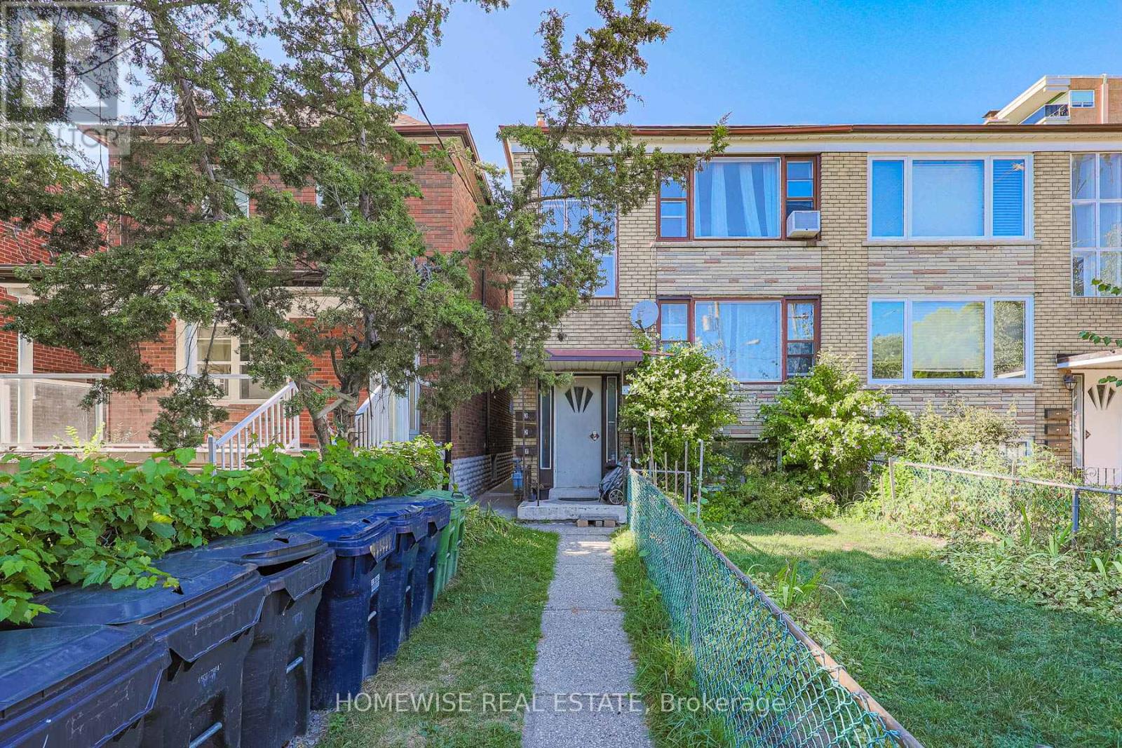 MLS® listing #28840908 for sale located at 4 LANARK AVENUE