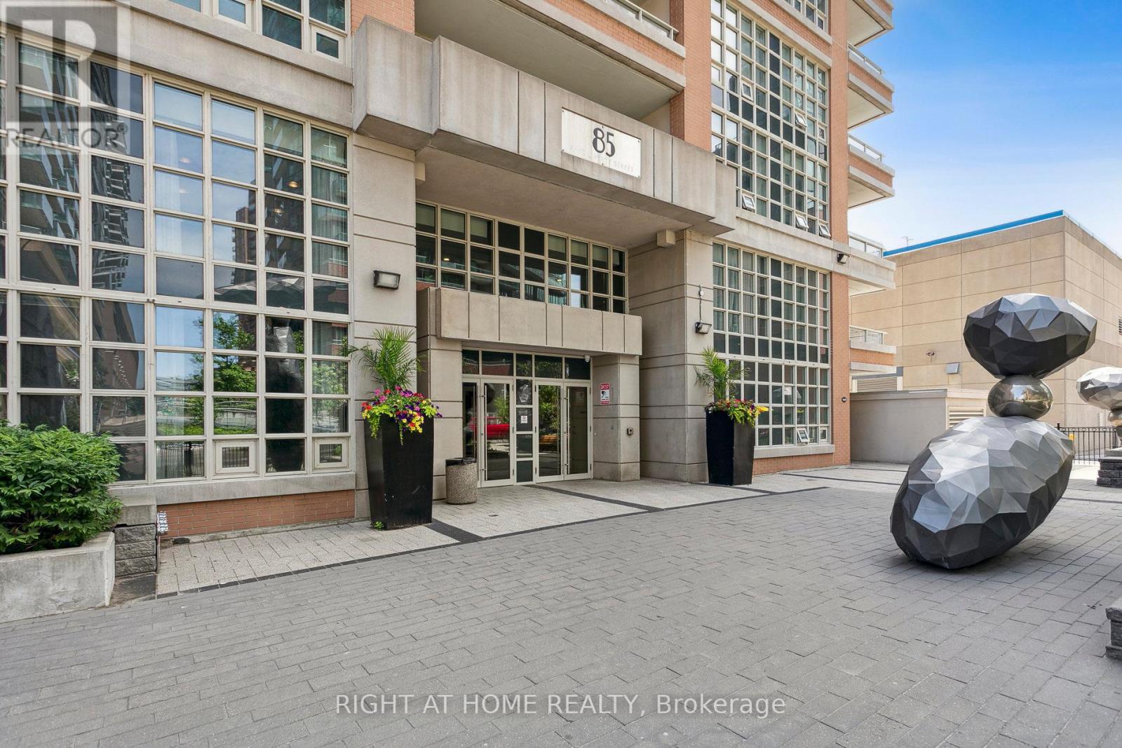 MLS® listing #28846771 for sale located at 525 - 85 EAST LIBERTY STREET