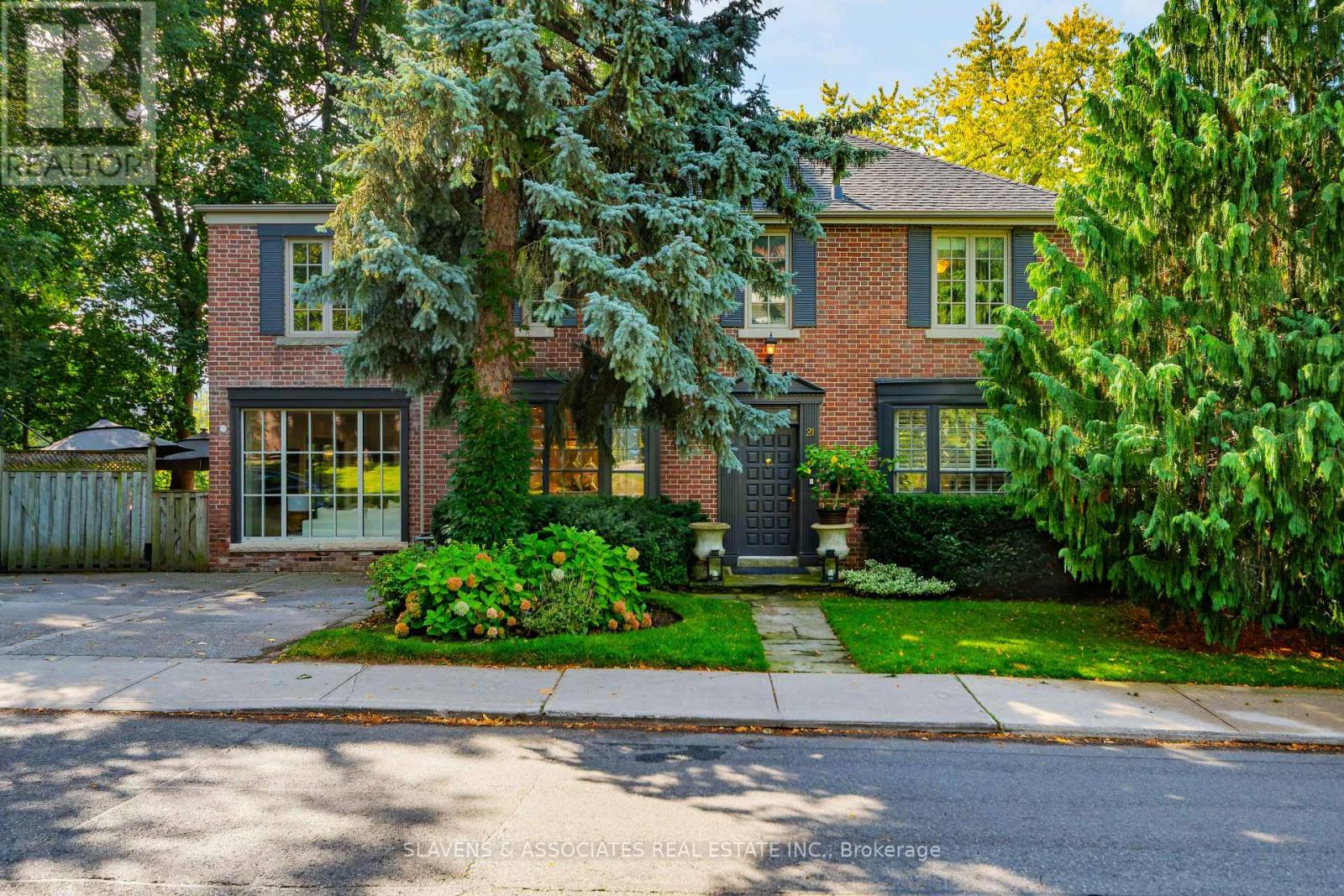 MLS® listing #28848227 for sale located at 21 WEMBLEY ROAD
