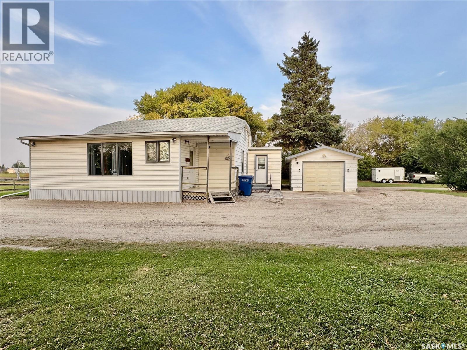 MLS® listing #28852477 for sale located at 98 4th AVENUE